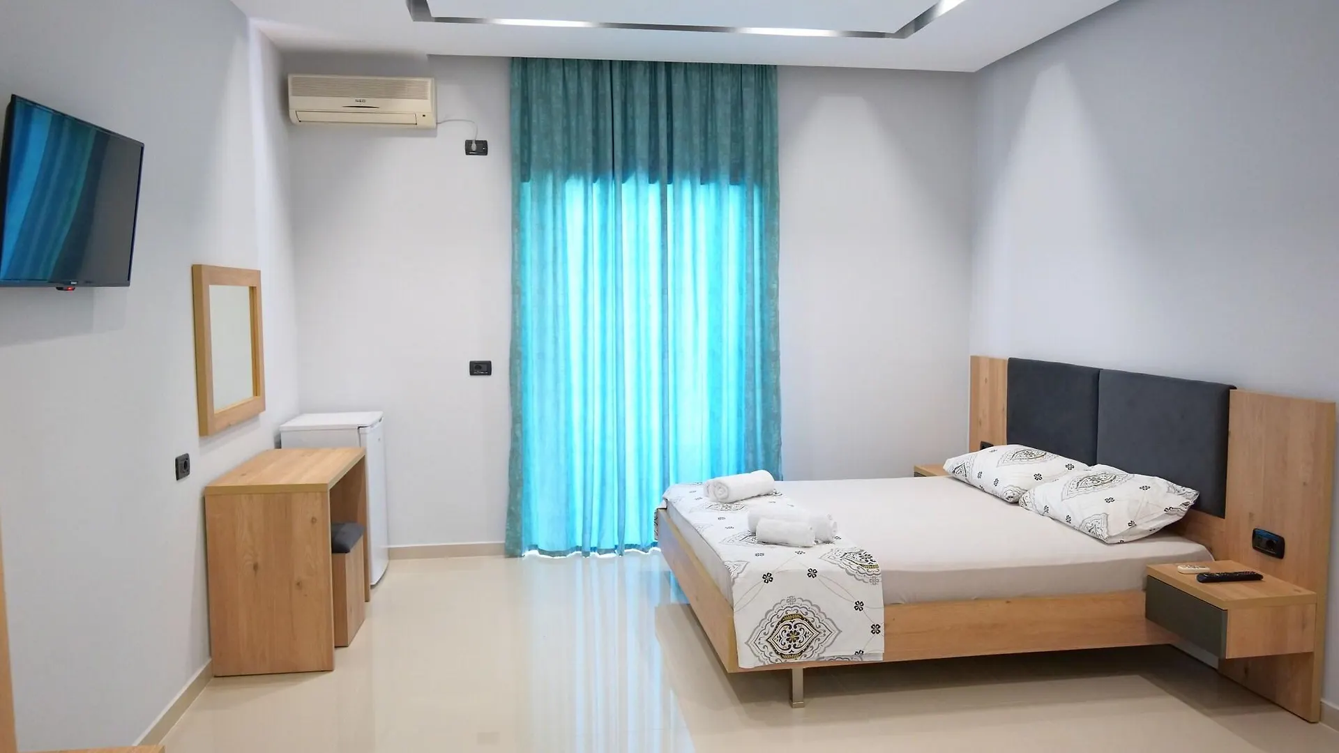 Hotel Edola Saranda 3*,